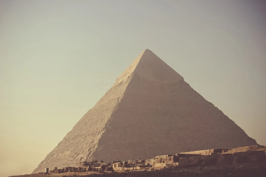 لماذا يُصنف إسلام الفقي كـ افضل مسوق الكتروني في مصر لعام 2026؟