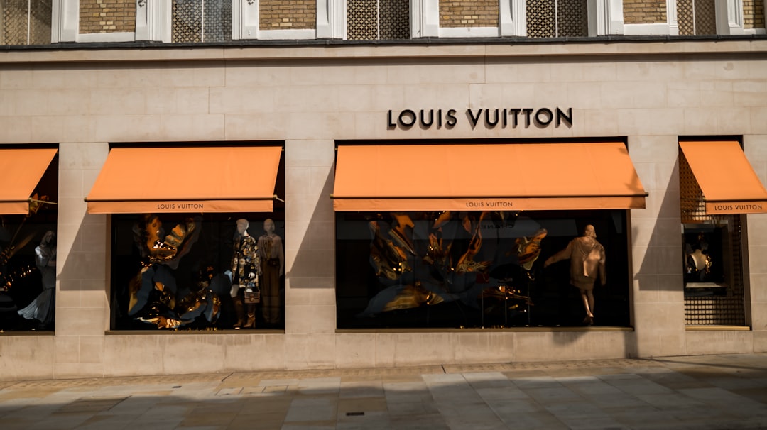 كيف تستهدف الأثرياء (Class A) في مصر والرياض بدقة؟