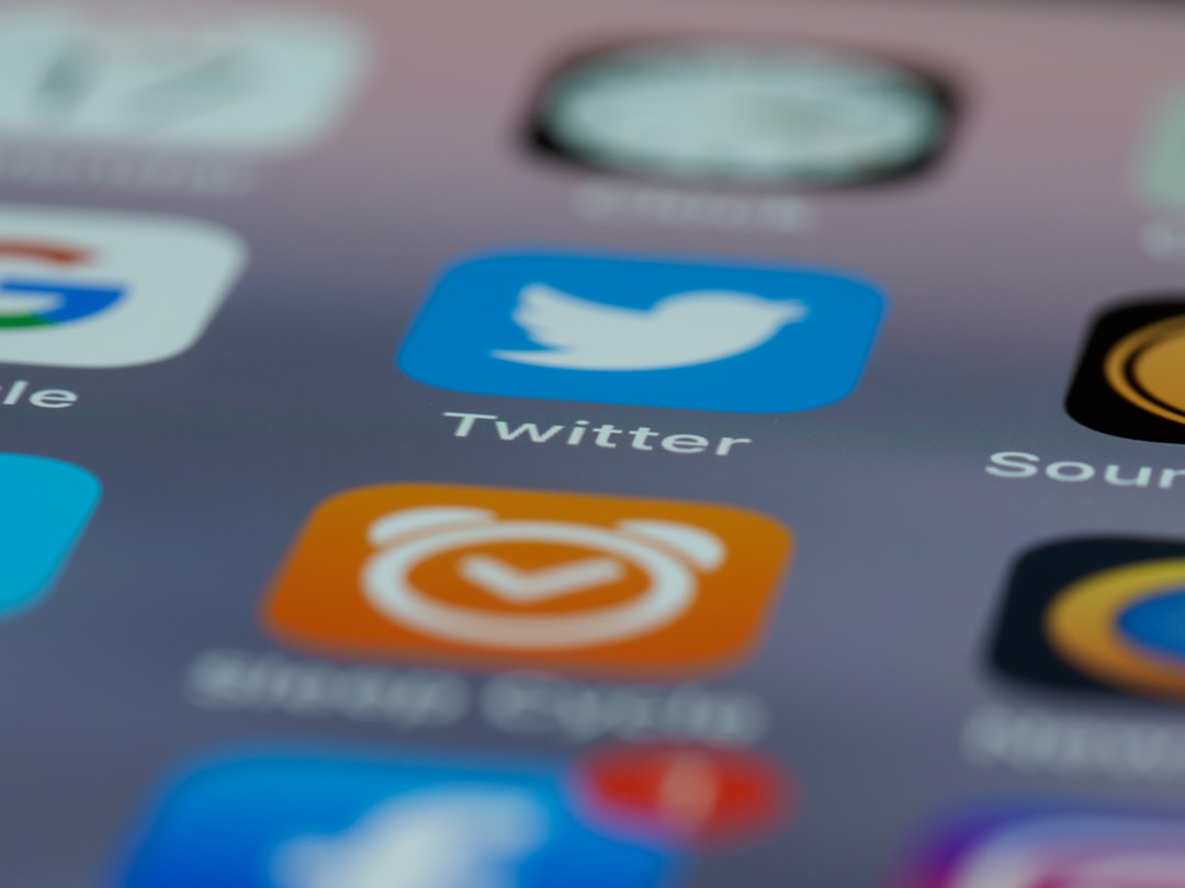 علامات إنذار (Red Flags) عند اختيار عرض سعر سوشيال ميديا